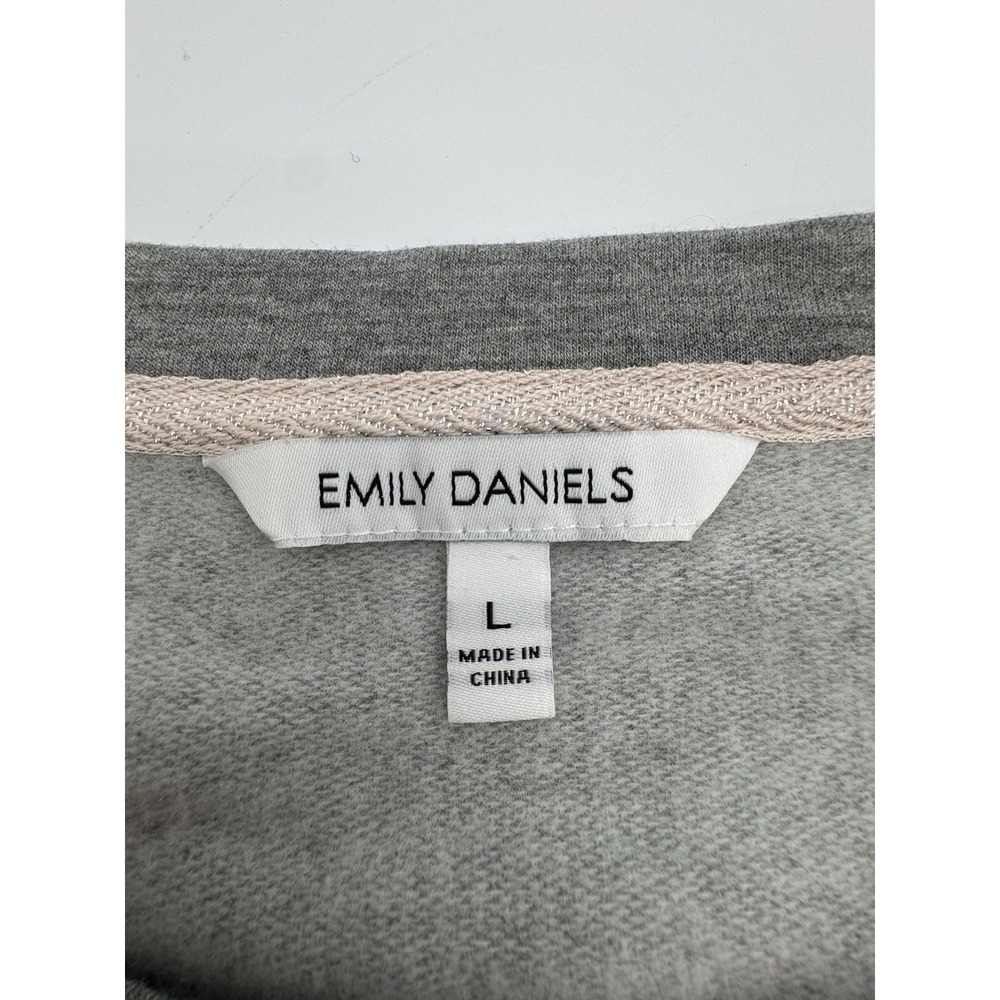 NEW Emily Daniels Rhinestone Accent Gray Crewneck‎ Sweatshirt Women's Sz L NWT - Picture 4 of 7